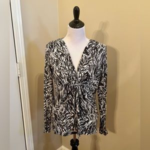 Kenneth Cole Grey and White confetti top Size M